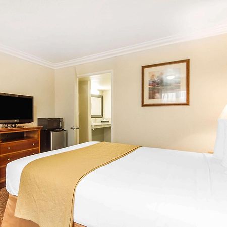 Quality Inn Sacramento Convention Center Экстерьер фото