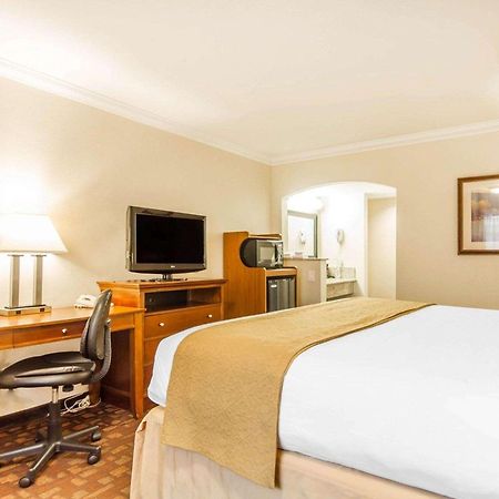 Quality Inn Sacramento Convention Center Экстерьер фото