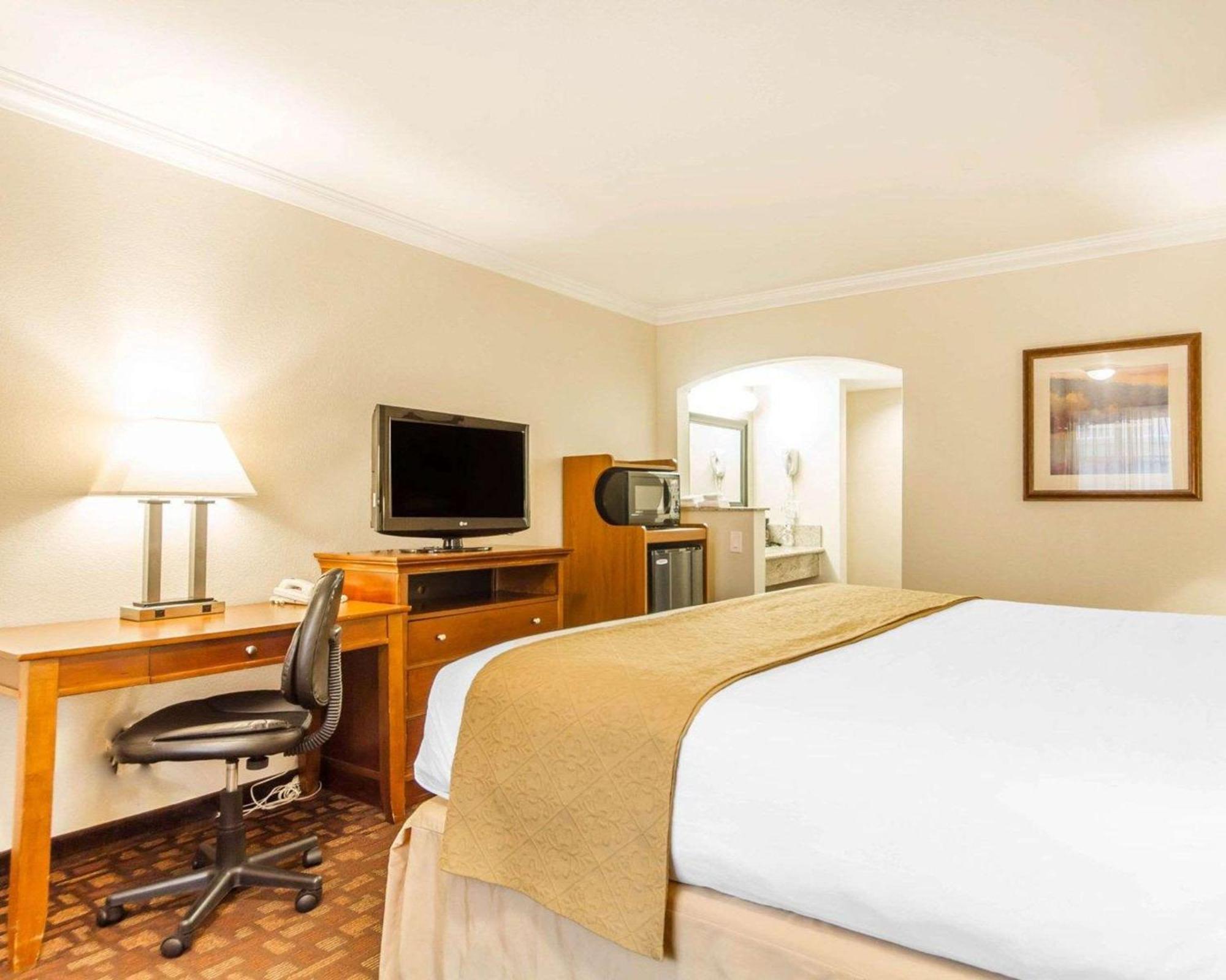 Quality Inn Sacramento Convention Center Экстерьер фото