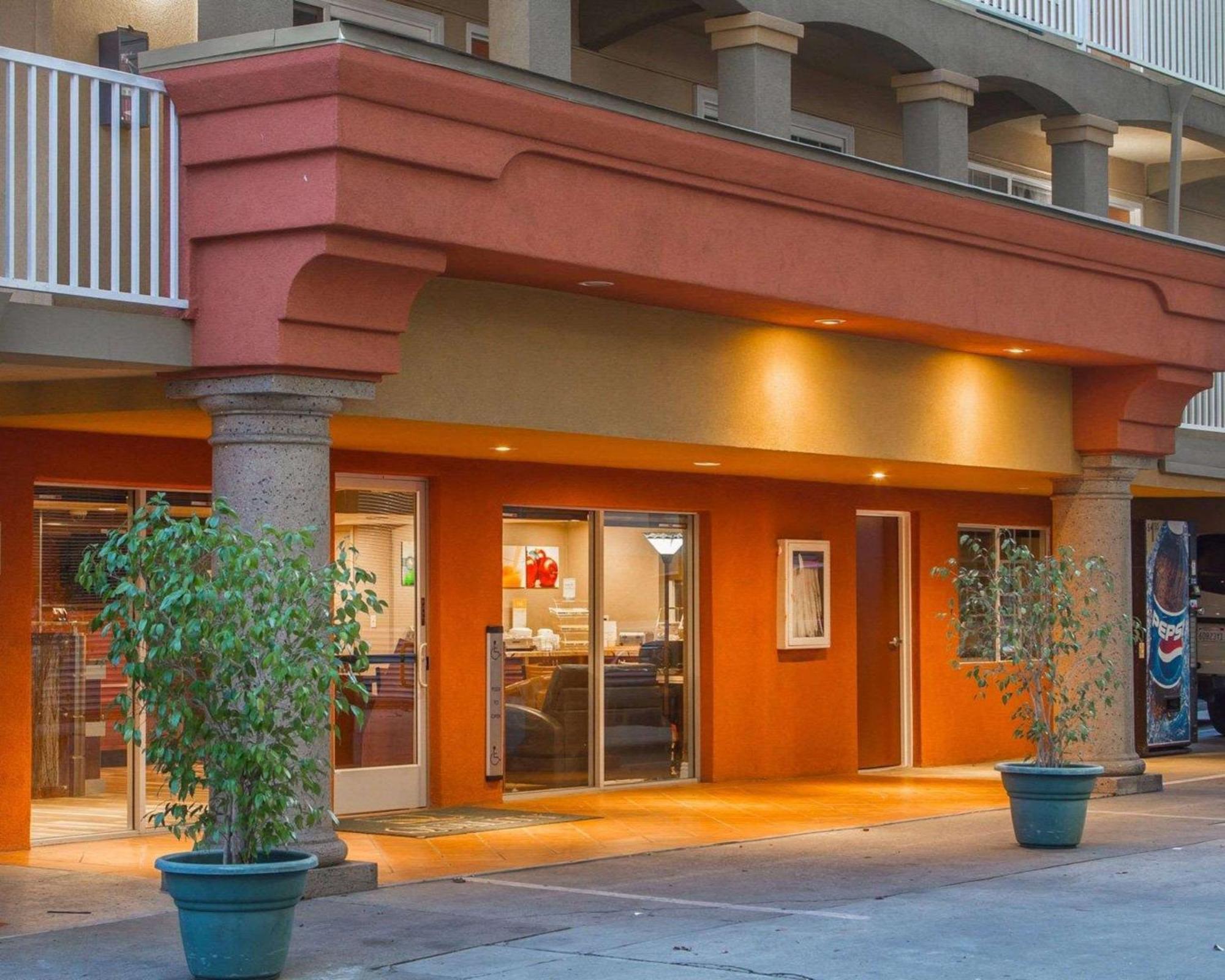 Quality Inn Sacramento Convention Center Экстерьер фото