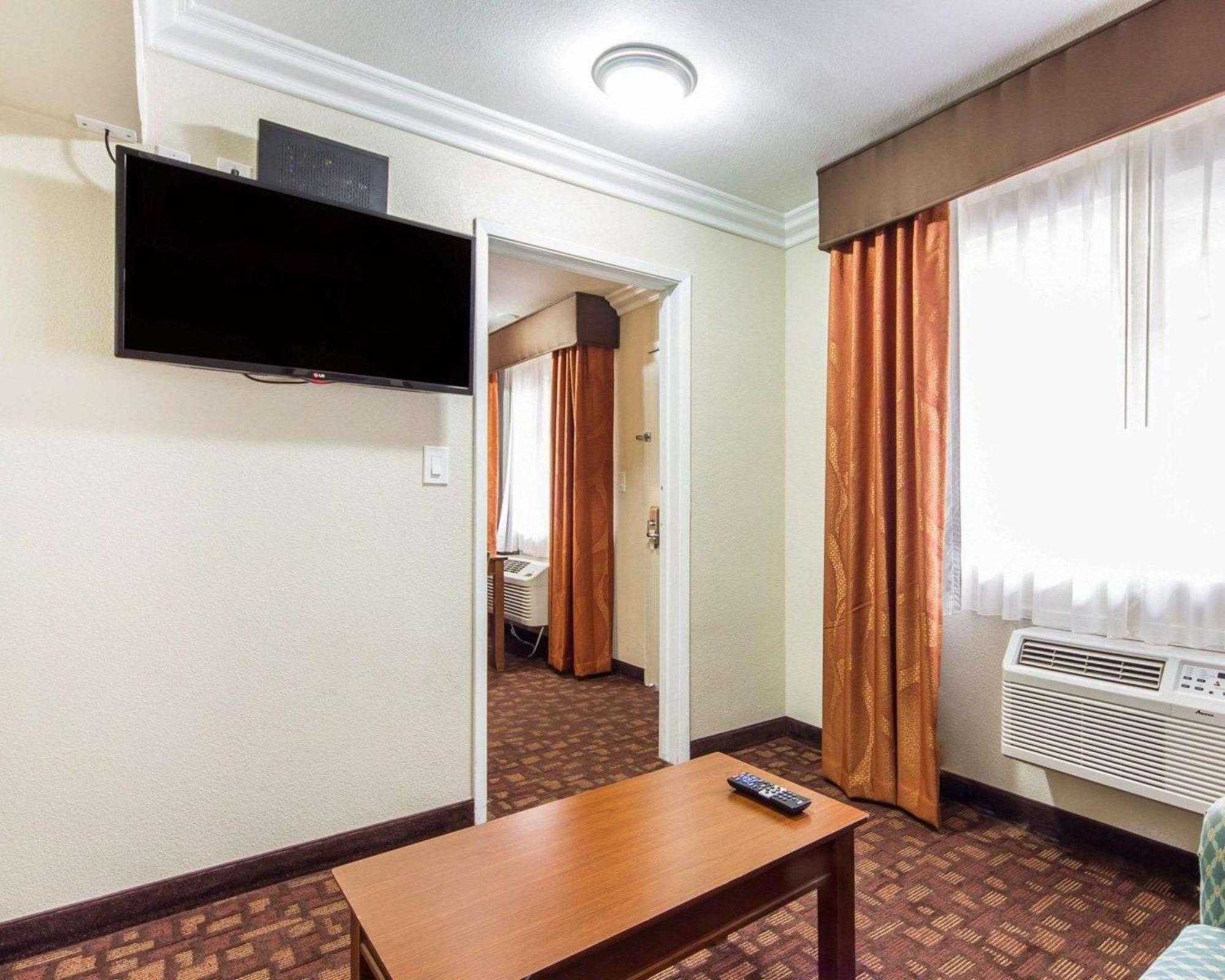 Quality Inn Sacramento Convention Center Экстерьер фото